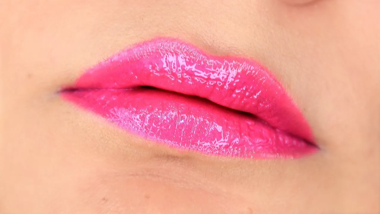 Read more about the article The Ultimate Guide to Choosing the Perfect Lipstick Shade for Your Skin Tone